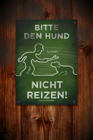 Hunde-Hinweisschilder haben meist eine wichtige Botschaft